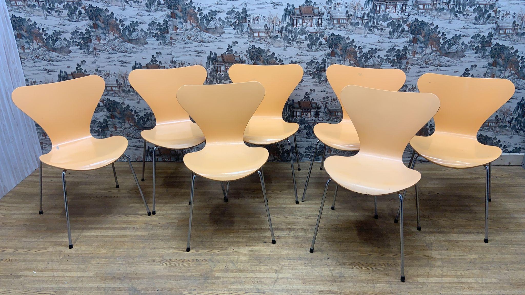 Mid Century Modern Arne Jacobsen For Fritz Hansen Series 7 Chairs - Set of 7 For Sale 5