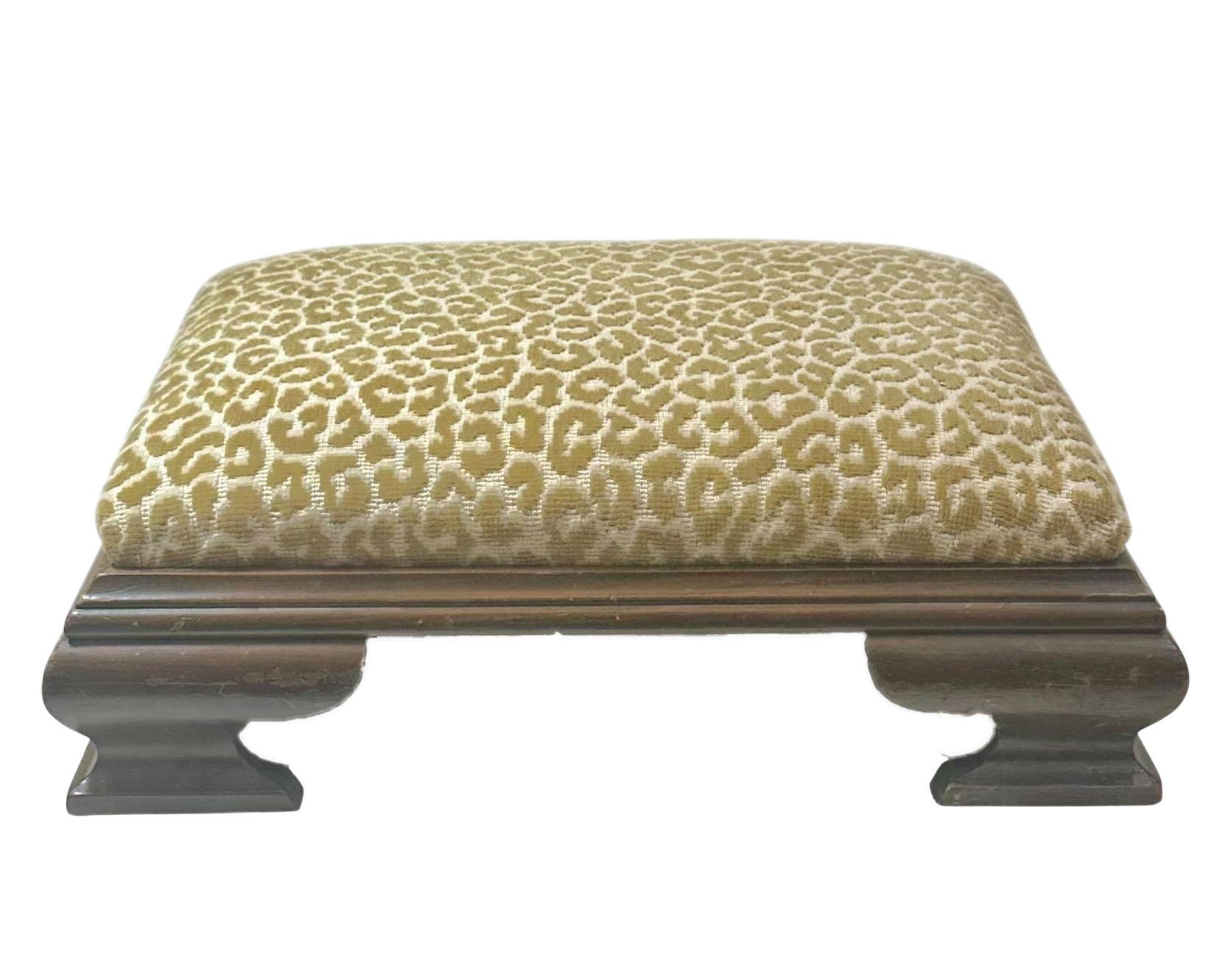 Chippendale Style Bench In Scalamandre For Sale 1