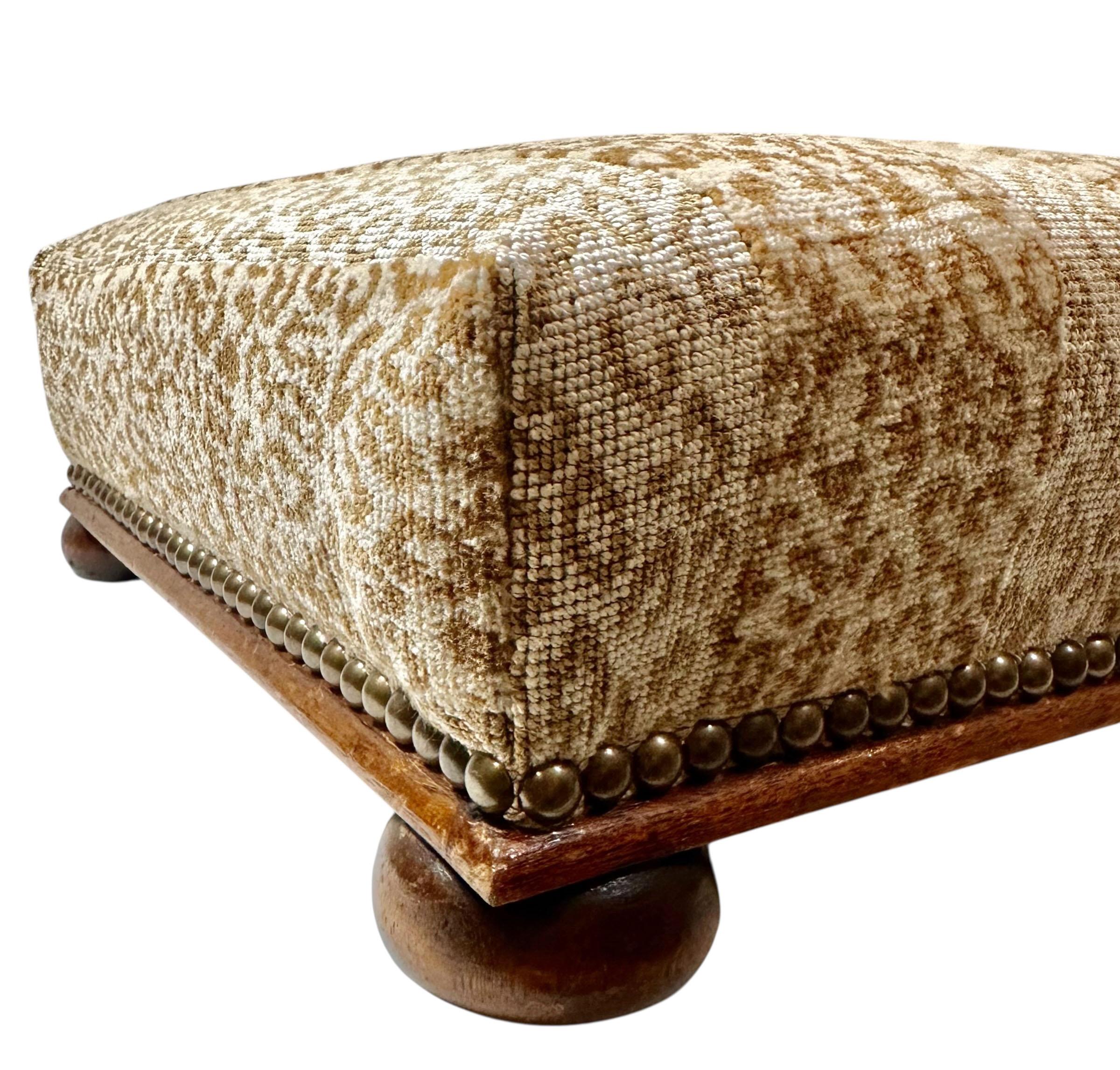 Banco Biedermeier del siglo XIX en terciopelo de corte leopardo Scalamandré Textil en venta