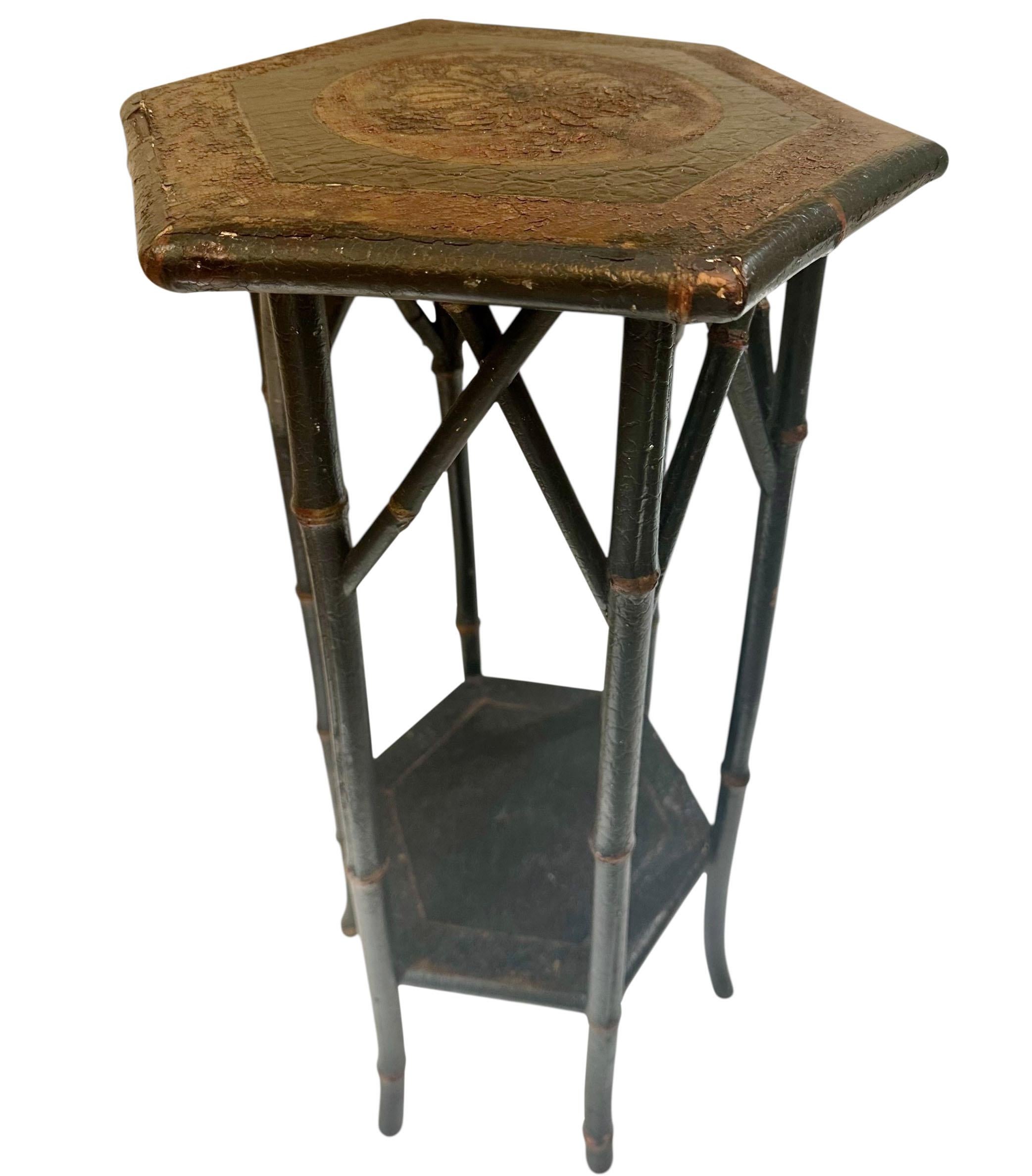 Support à plantes en bambou Art Nouveau anglais avec dessus floral sculpté en vente 1