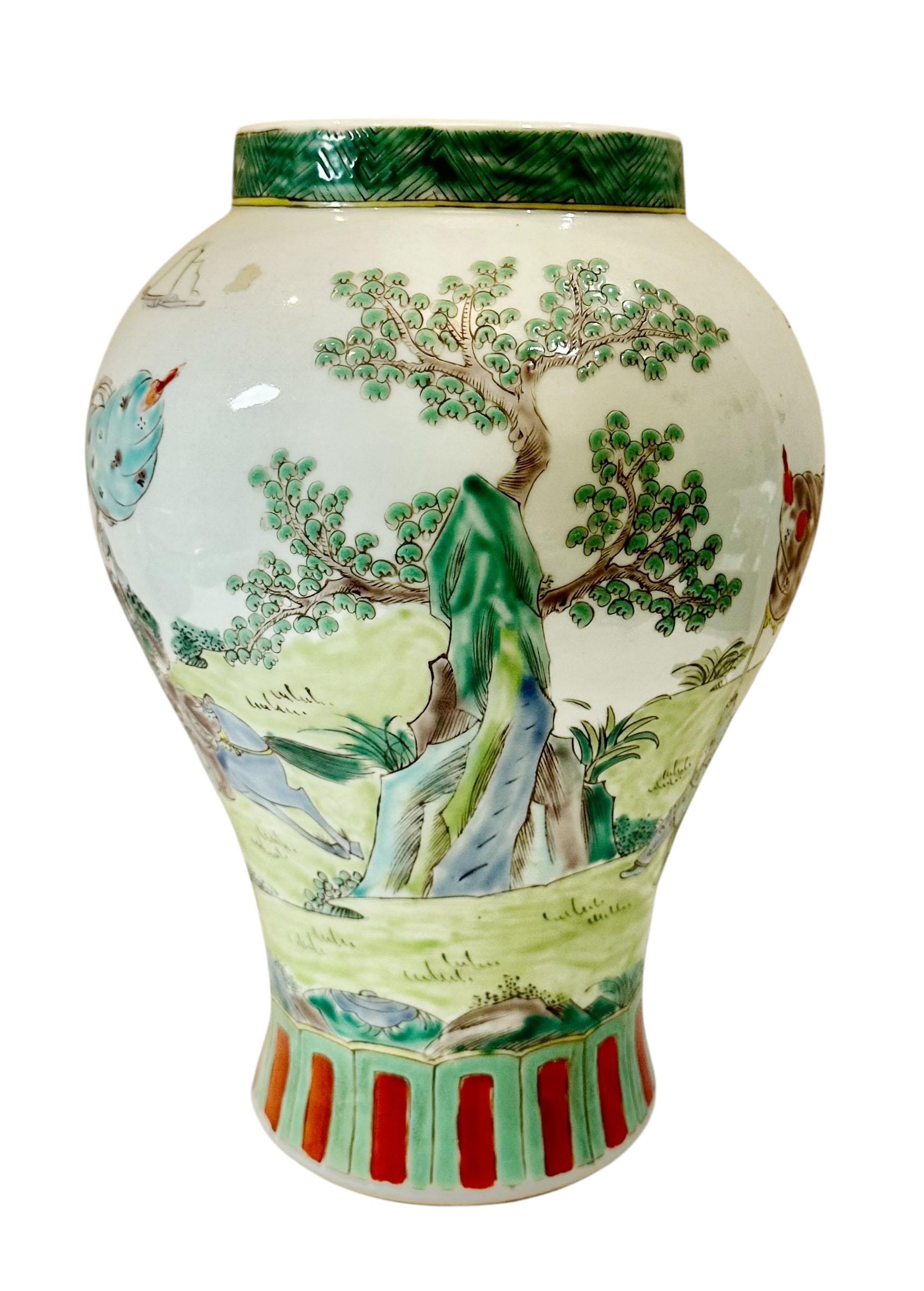 Porcellana Vaso a balaustro con coperchio Famille Rose cinese del XIX secolo in vendita