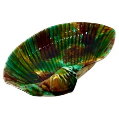 1900s Wedgwood Majolica Tortoiseshell Shell Serving Dish
