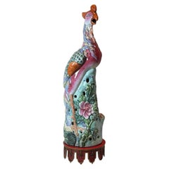 Große antike chinesische Export-Porzellanfigur eines Phönix im „Famille Rose“-Stil