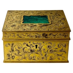 Scatolina decorativa francese del XIX secolo in bronzo dorato e malachite
