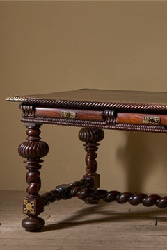 Bureau ancien en bois de rose portugais du 19e siècle