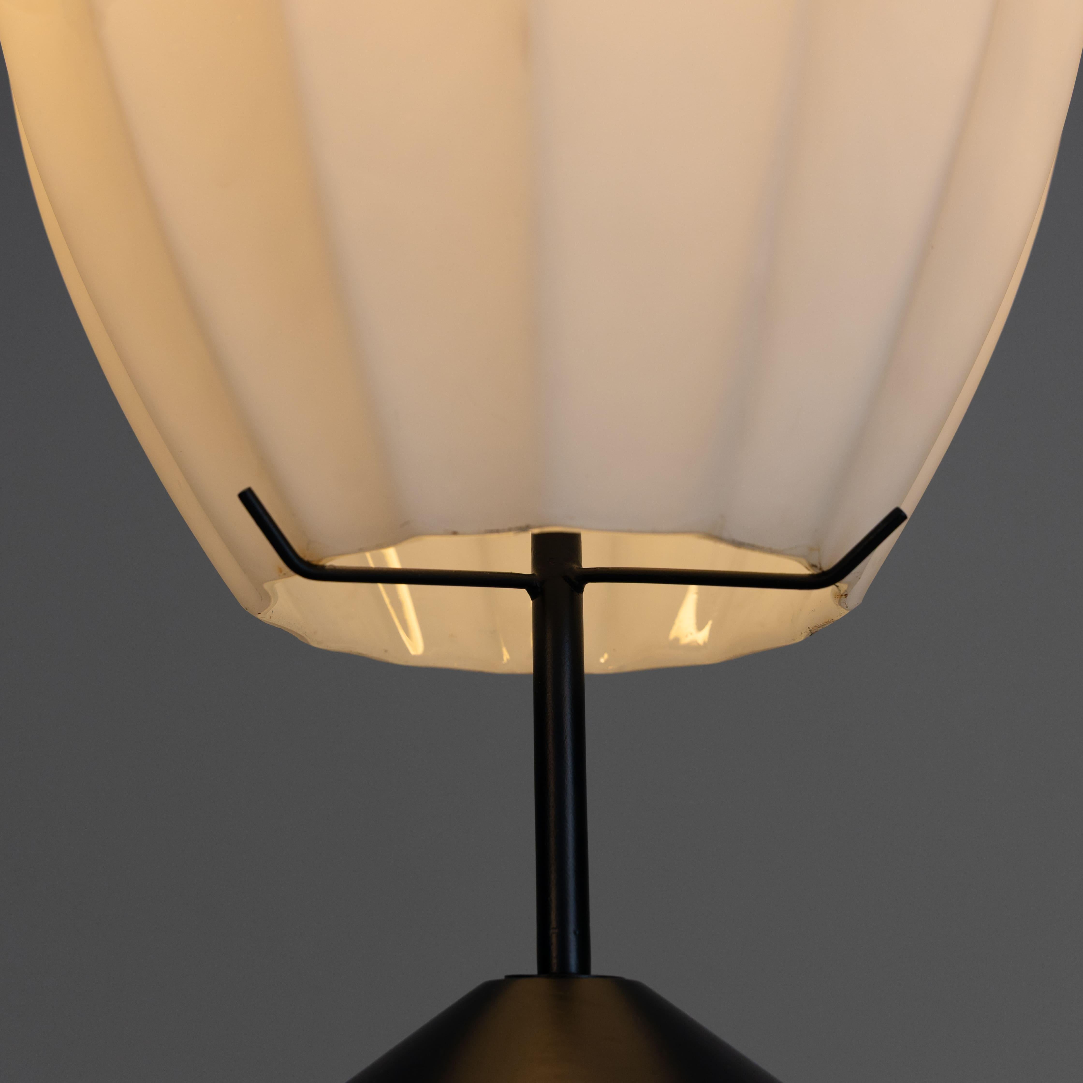 Lampada da tavolo in vetro e legno, 1960 en venta 1
