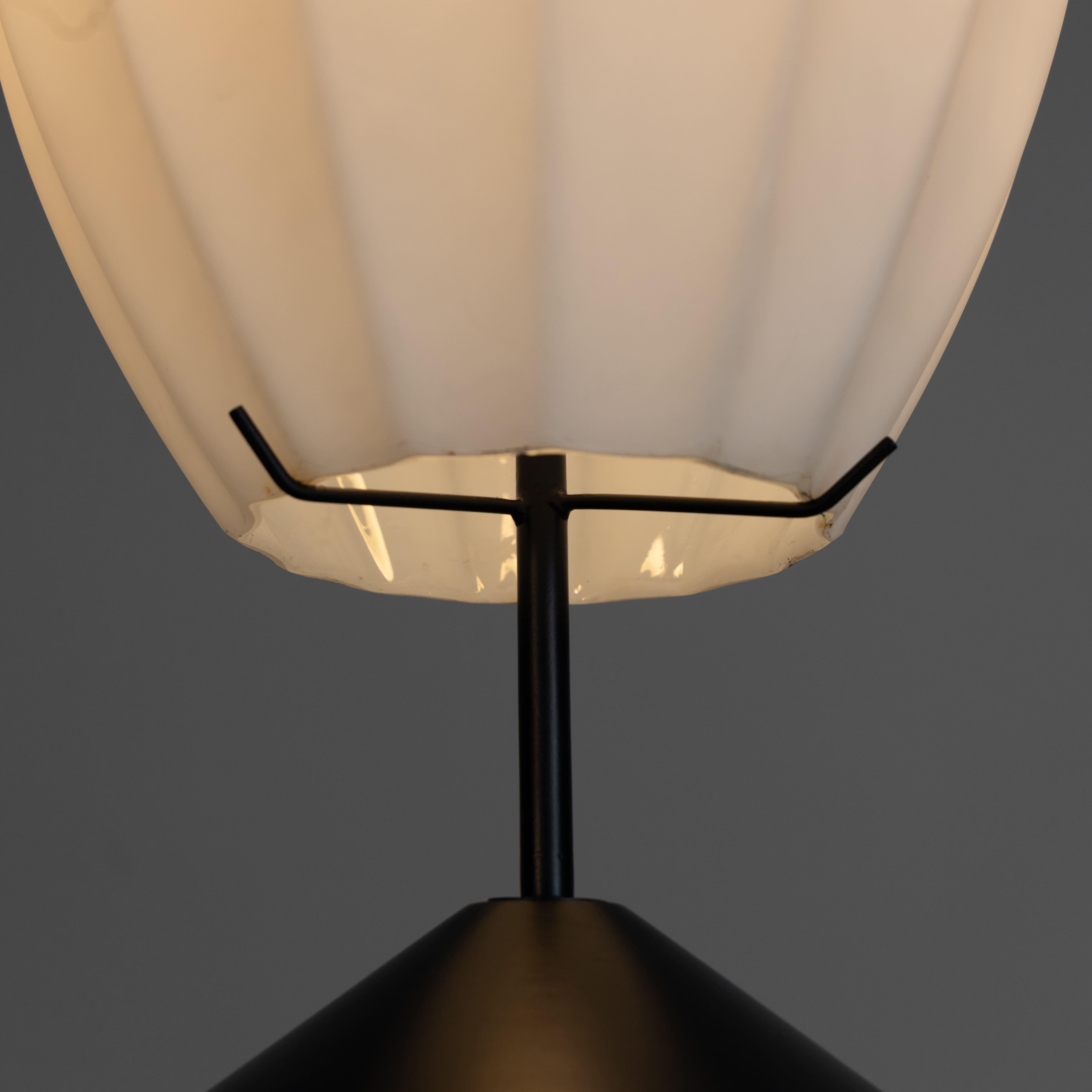 Lampada da tavolo in vetro e legno, 1960 en venta 3