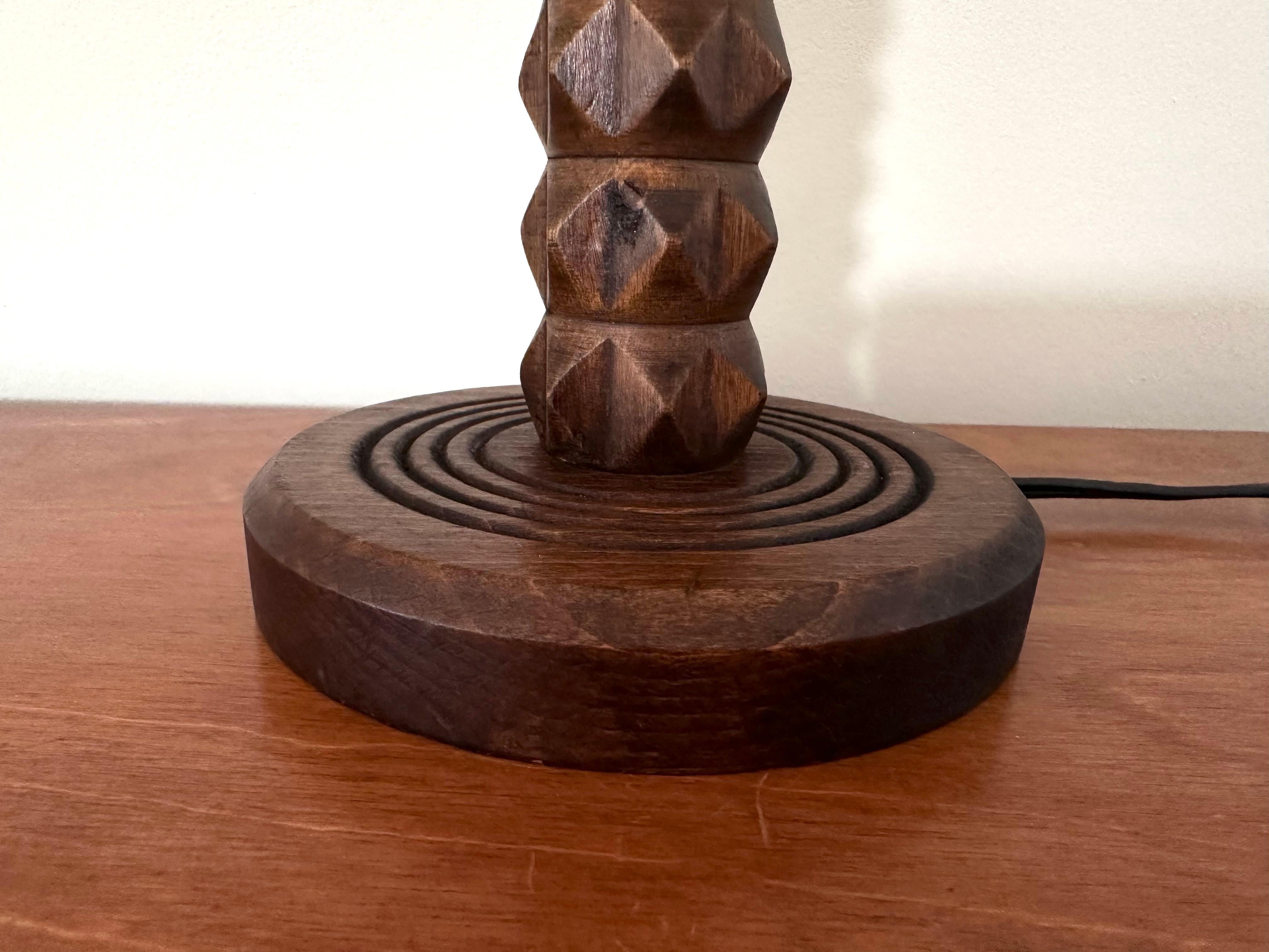 Lampe de table Art déco française en bois tourné du milieu du siècle dernier, Charles Dudouyt, vers 1930-150 en vente 2