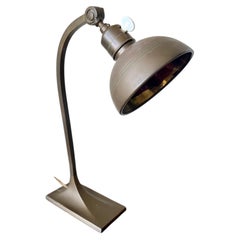 Art-Déco-Tischlampe aus Messing. Frankreich, Anfang 20. Jahrhundert