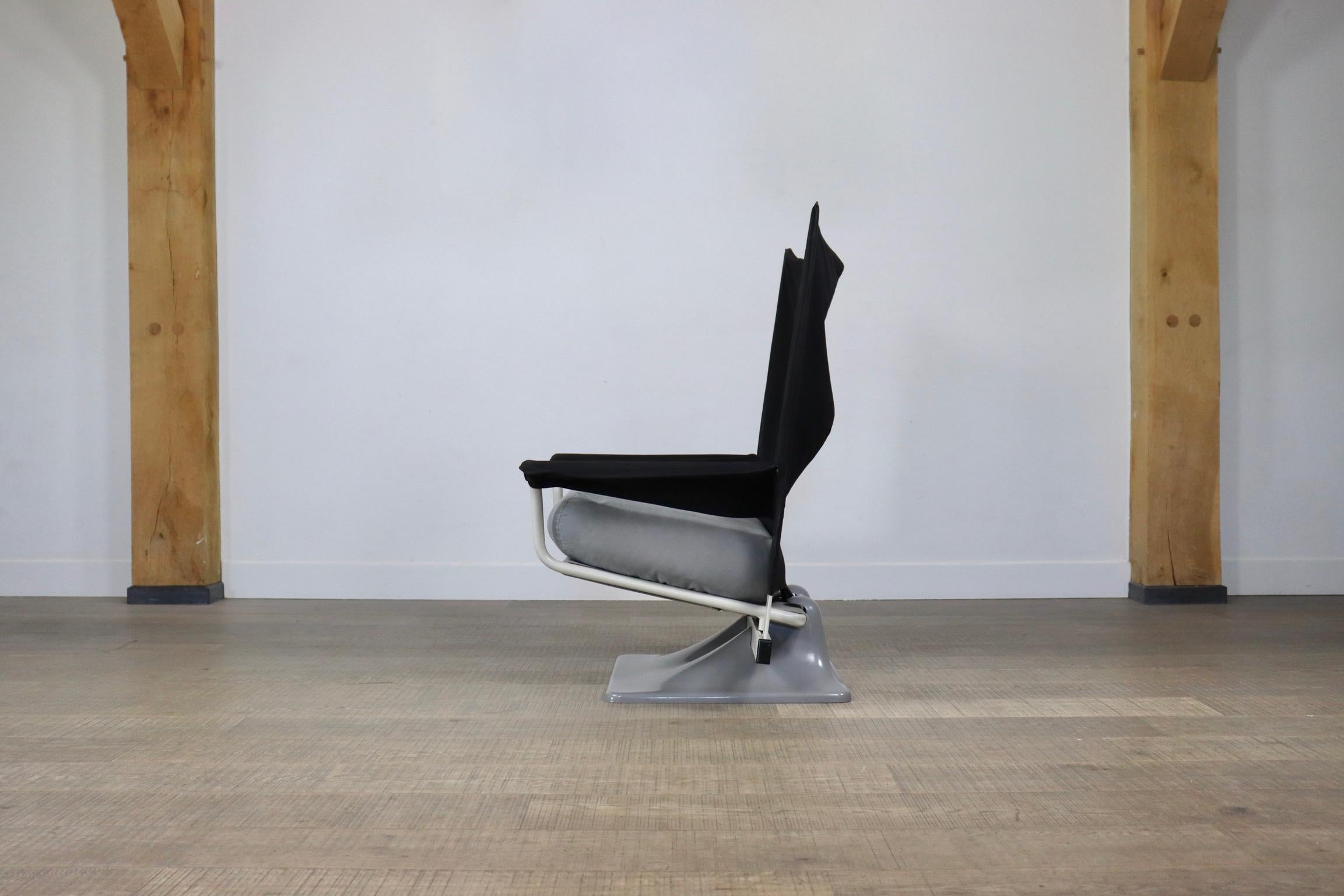 650 AEO Lounge Chair by Paolo Deganello for Cassina, 1980s 2