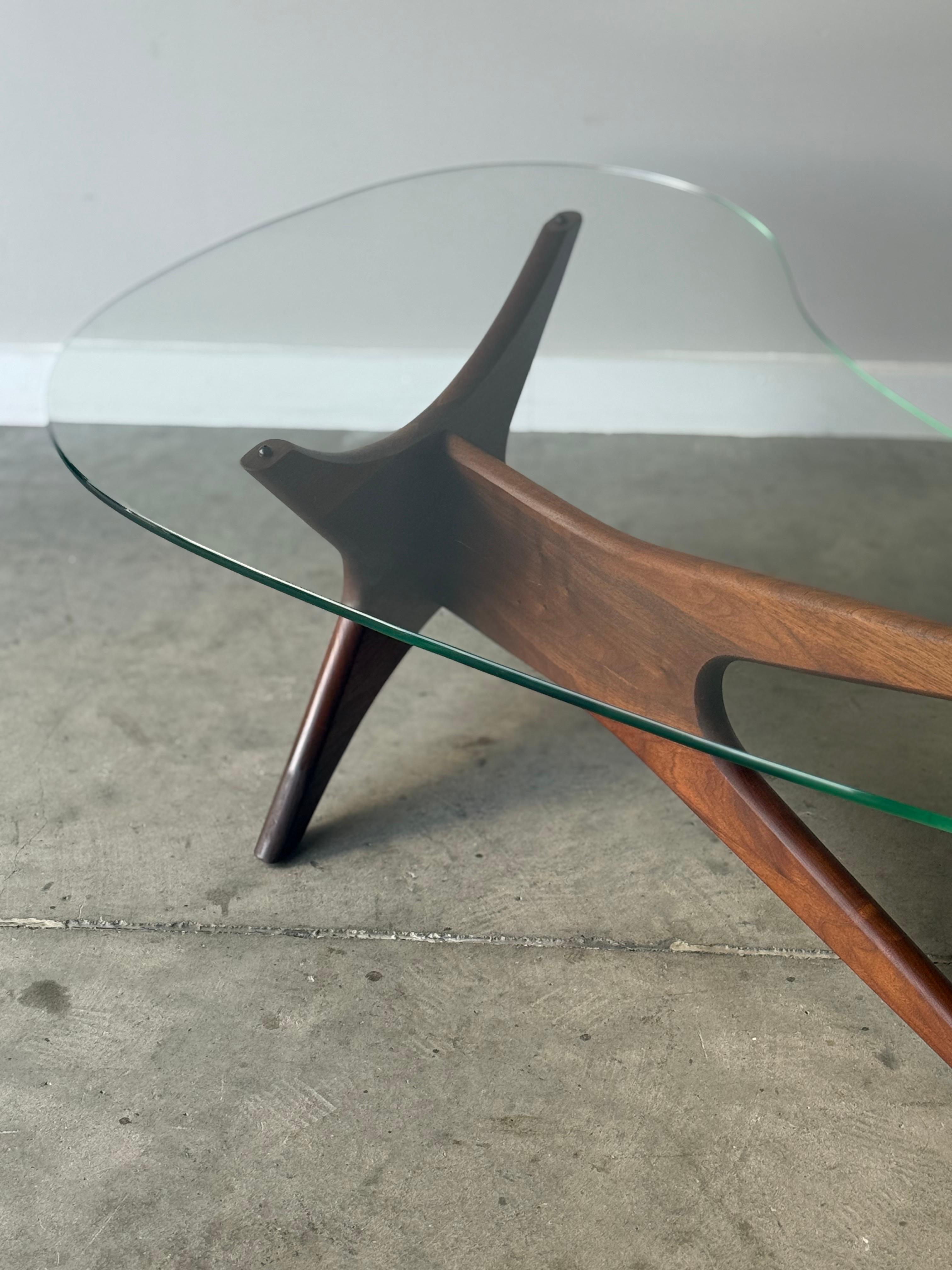 Mid-Century Modern Kidney Coffee Table by Adrian Pearsall In Good Condition For Sale In Raleigh, NC