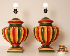 Lampes de table italiennes vintage : grandes lampes en bois sculpté en forme de vase, années 1980, la paire