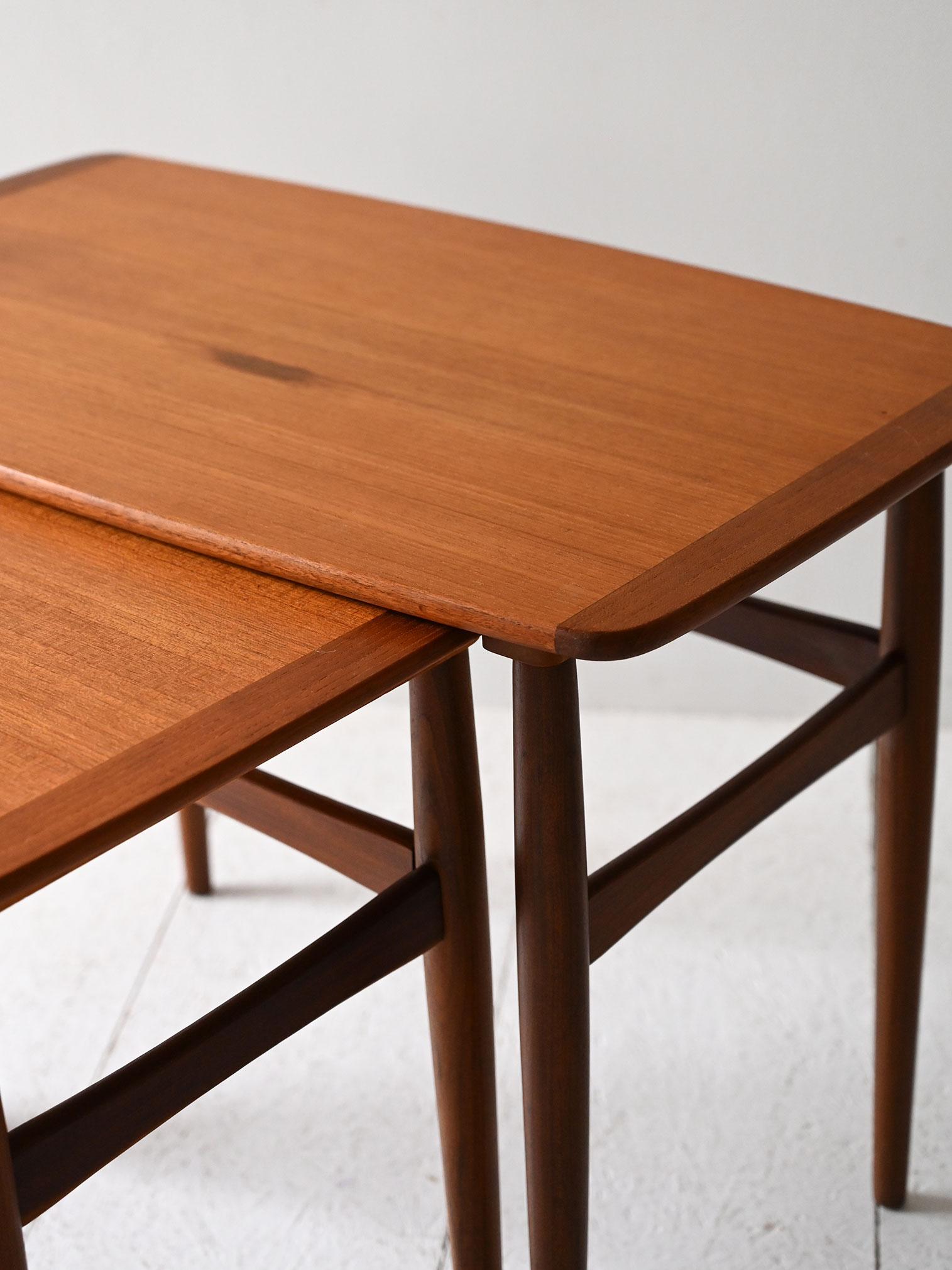 Mid-20th Century Set 3 tavolini scandinavi anni ’60 in teak in vendita