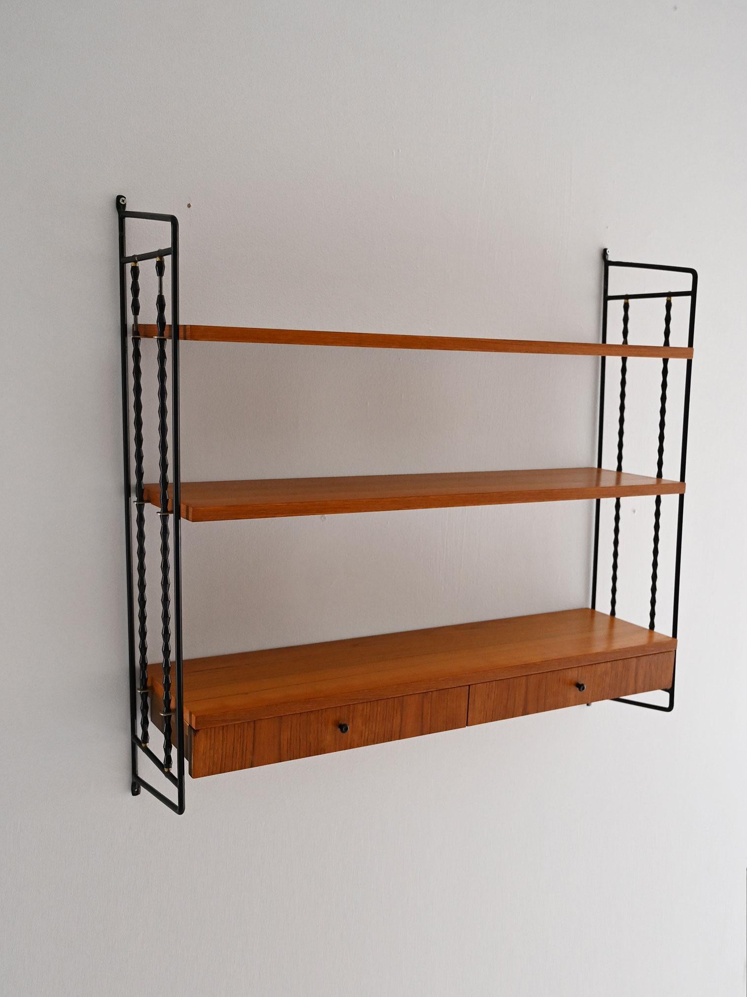 Scandinavian Modern Sistema mensole Hylla scandinavo in teak con cassetti For Sale