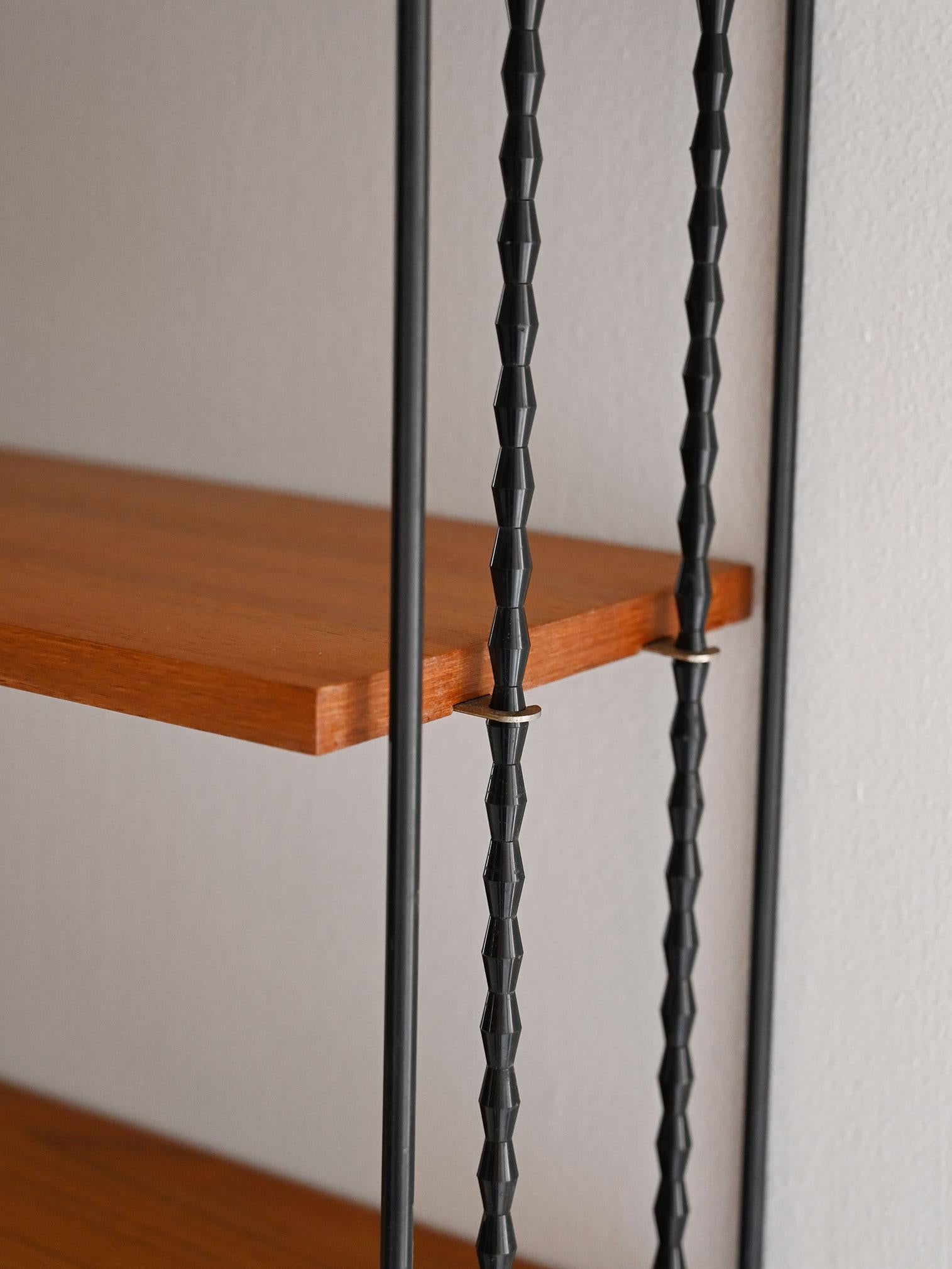 Mid-20th Century Sistema mensole Hylla scandinavo in teak con cassetti For Sale