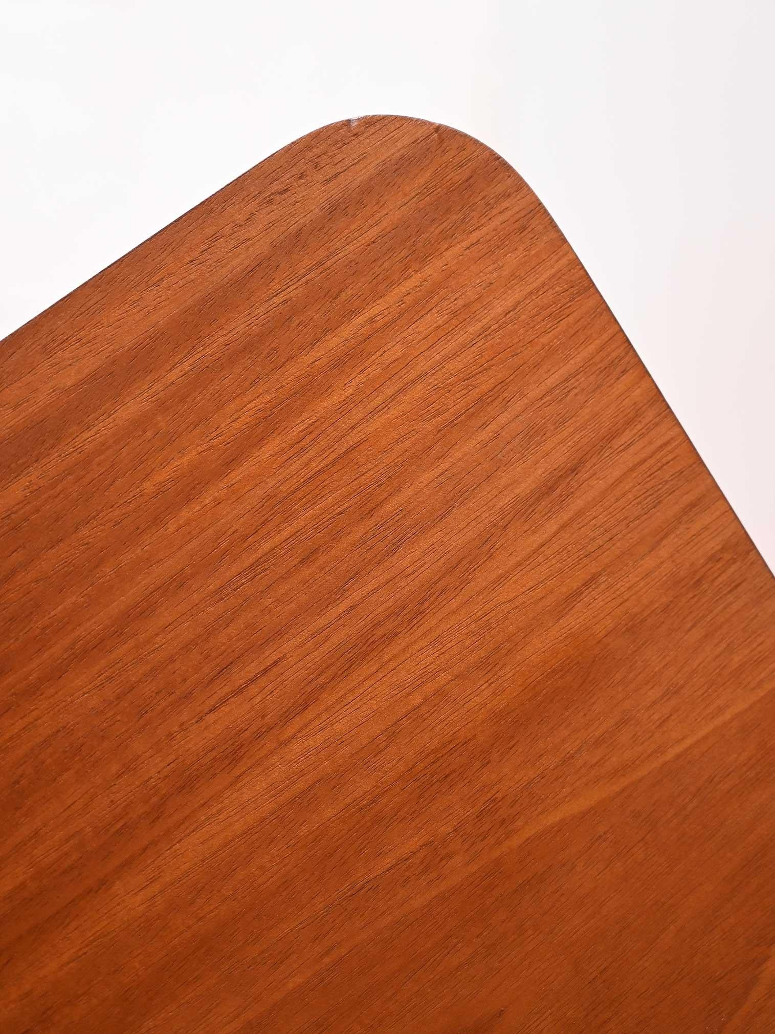 Cassettiera svedese anni 60 in teak In Good Condition For Sale In Brescia, IT