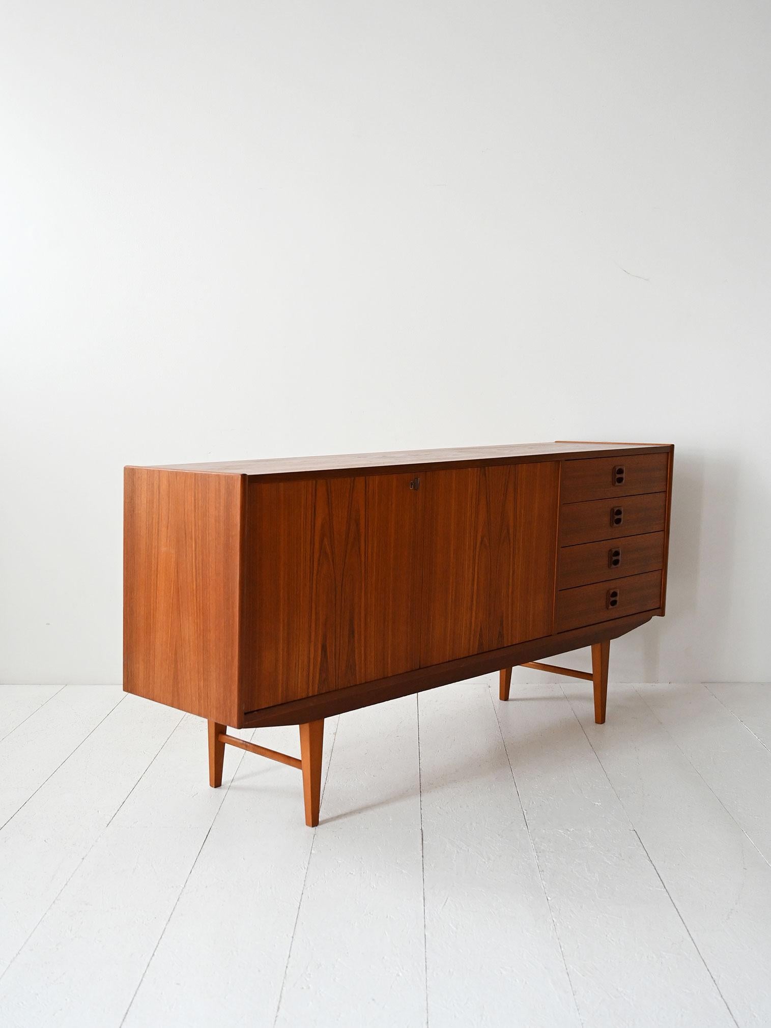 Scandinavian Sideboard scandinavo vintage in teak in vendita