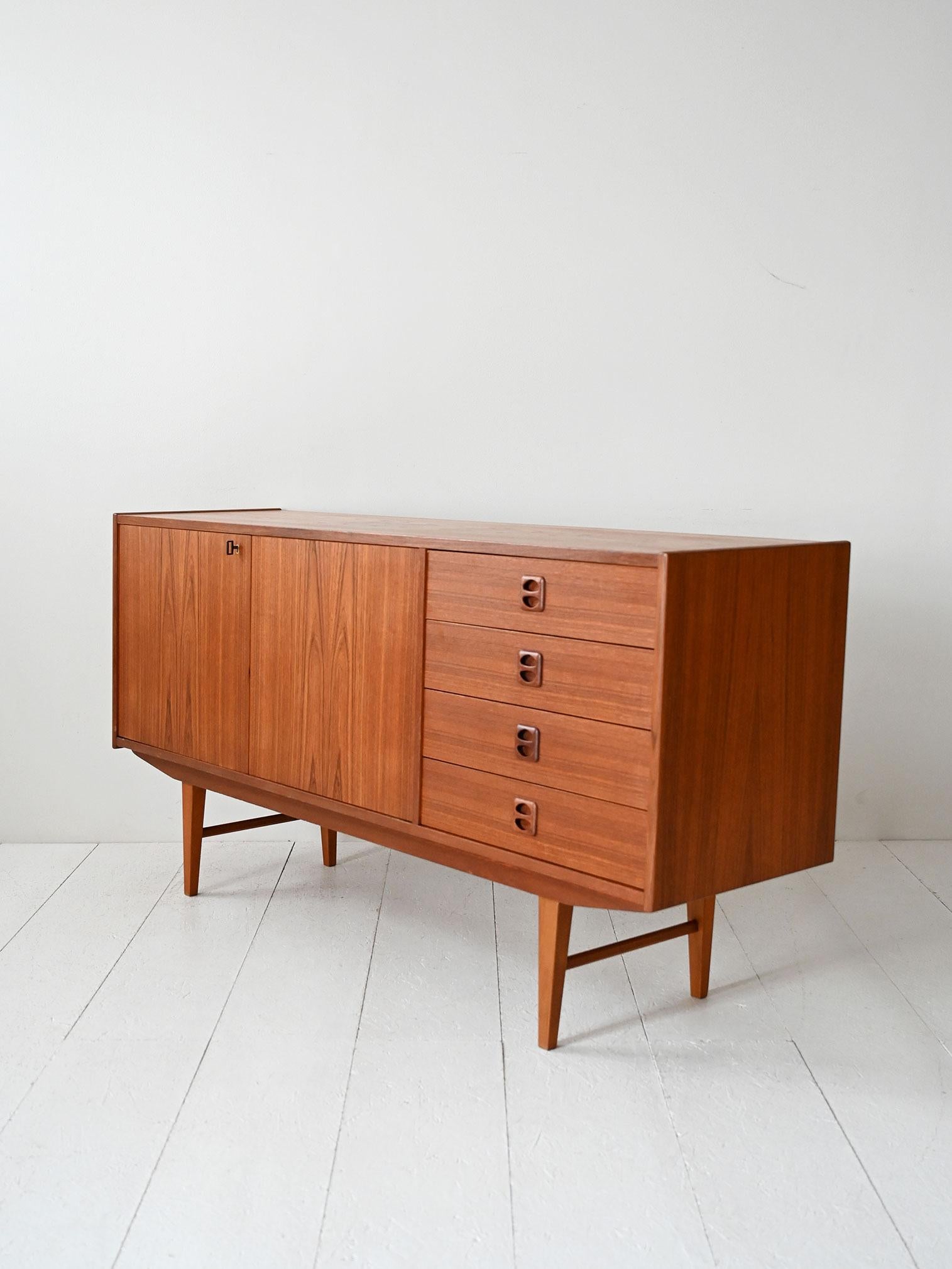 Sideboard scandinavo vintage in teak In condizioni buone in vendita a Brescia, IT