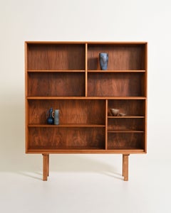 Skandinavisches Bücherregal aus Nussbaumholz, 1960er Jahre