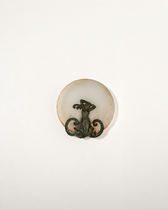 Applique scandinava con figura femminile, primi ’900