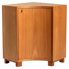 Scandinavian corner cabinet made of elm, mid-20th century