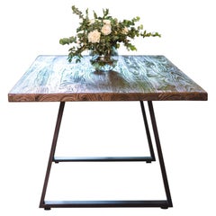Mesa de comedor de teca maciza de canto vivo en otoño/patas metálicas