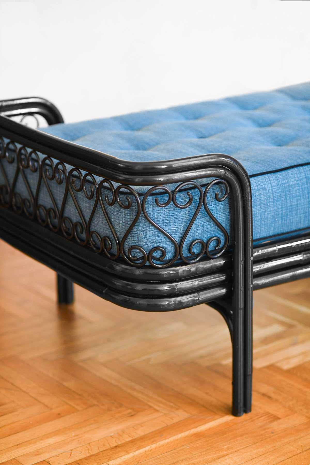 Italian Daybed in Black Glazed Bamboo Complete with Cushion