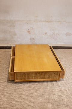 Table basse en bambou et jonc tressé – années 1970