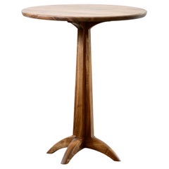 Runder beistelltisch aus nussbaumholz von Thomas Throop Black Creek Designs  Auf Bestellung gefertigt