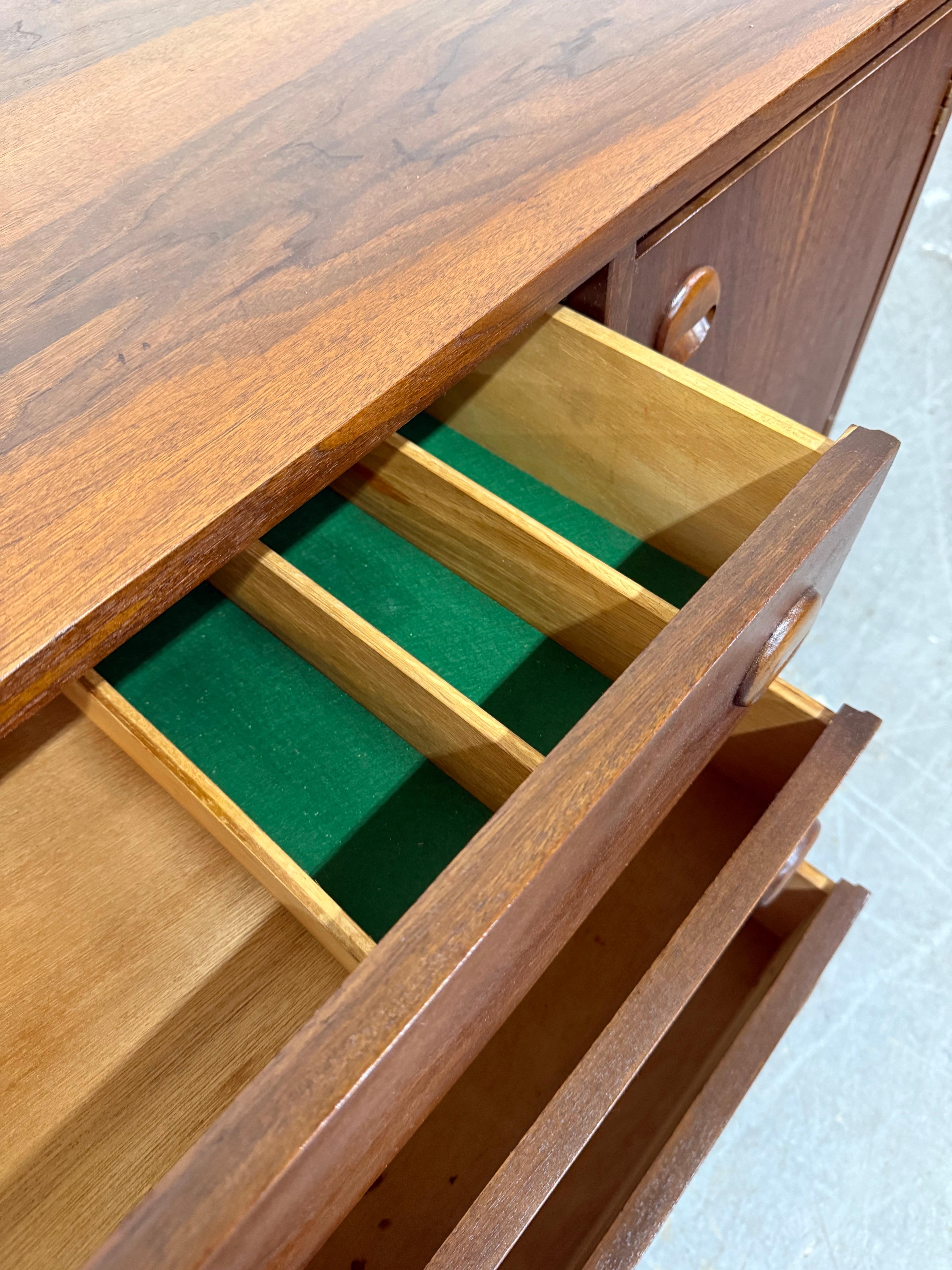 Mid-Century Modern Lane's Sideboard Rhythm Walnut & Cane en vente 8