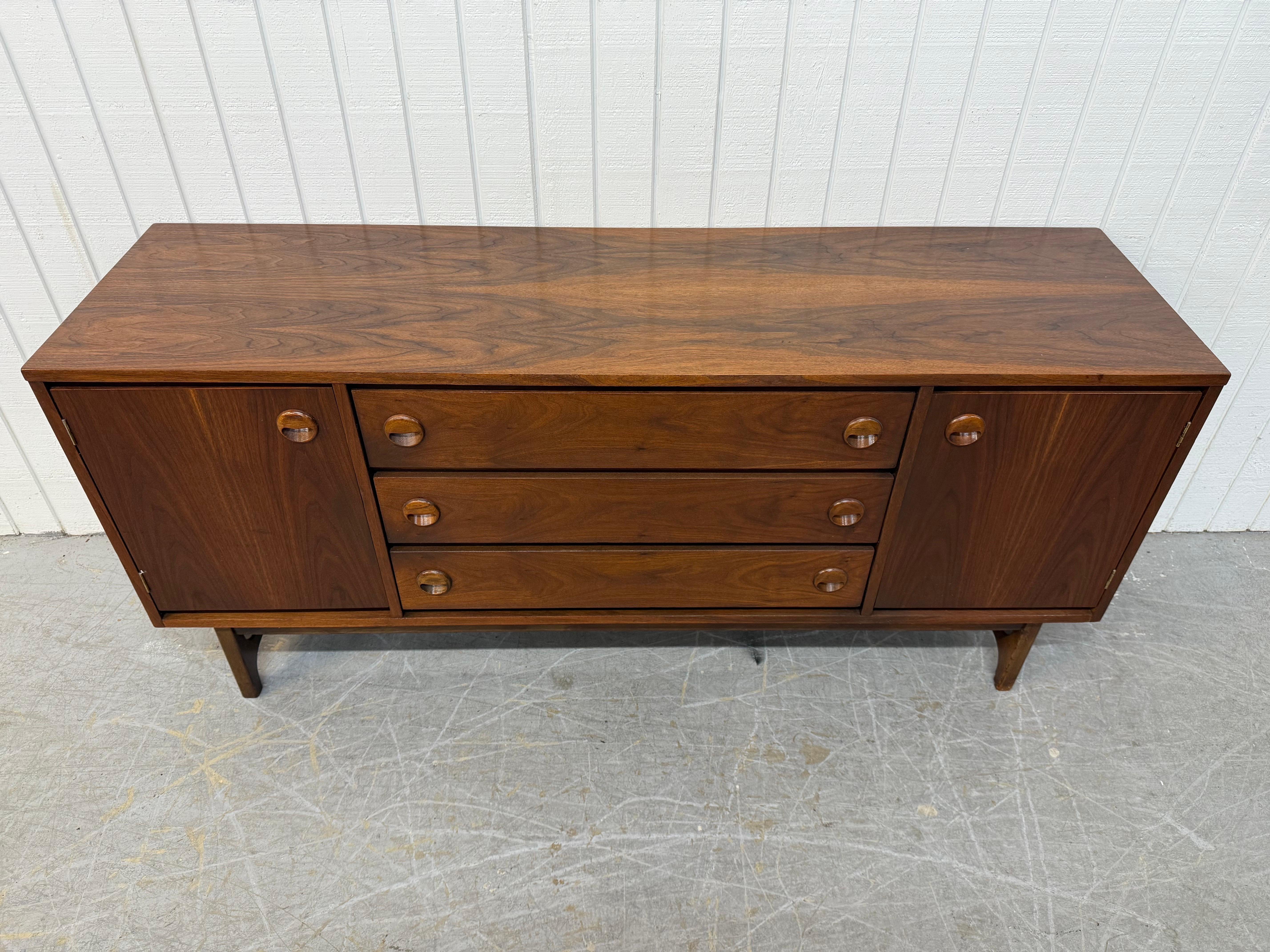 Mid-Century Modern Lane's Sideboard Rhythm Walnut & Cane en vente 9