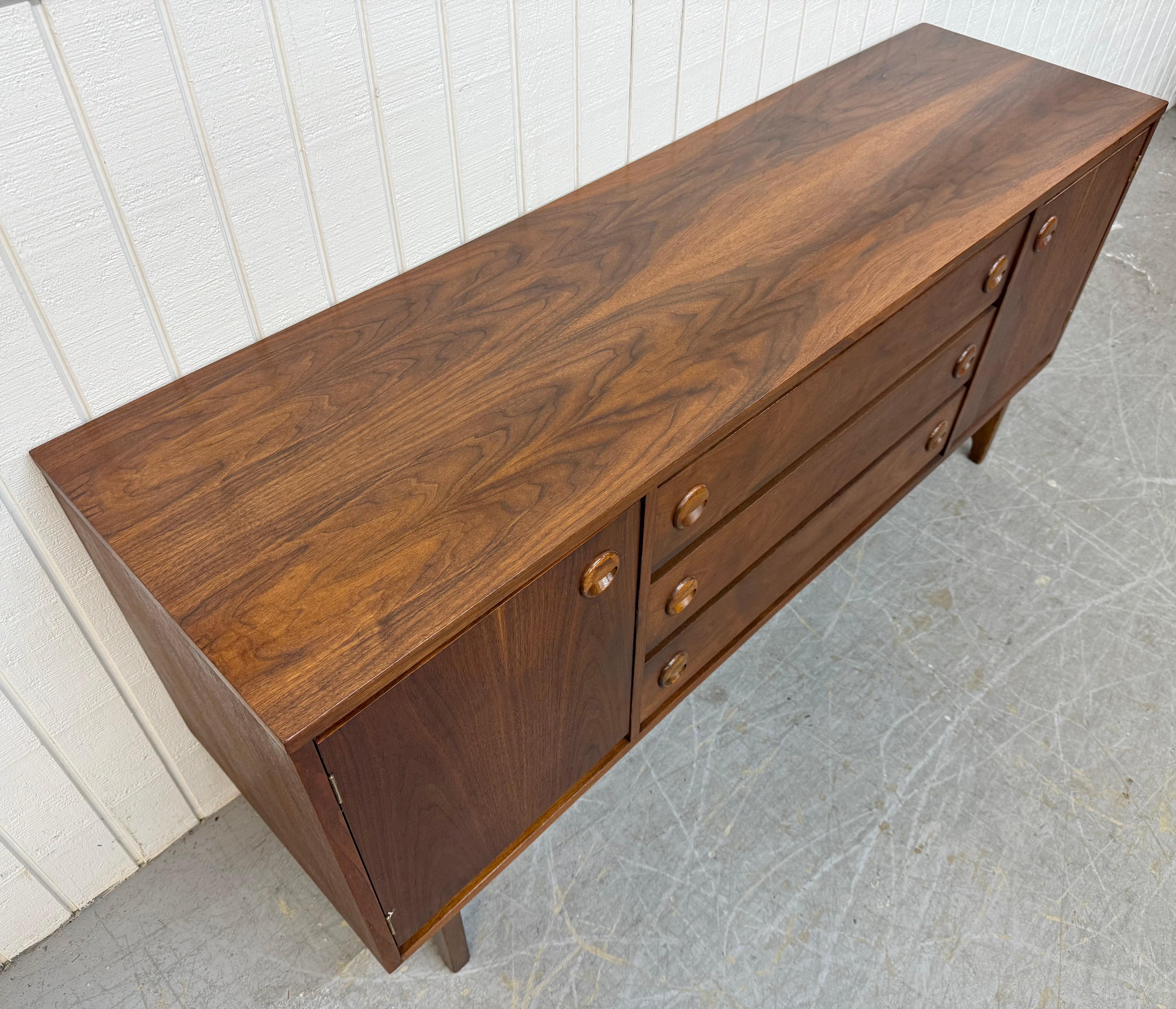Mid-Century Modern Lane's Sideboard Rhythm Walnut & Cane en vente 11
