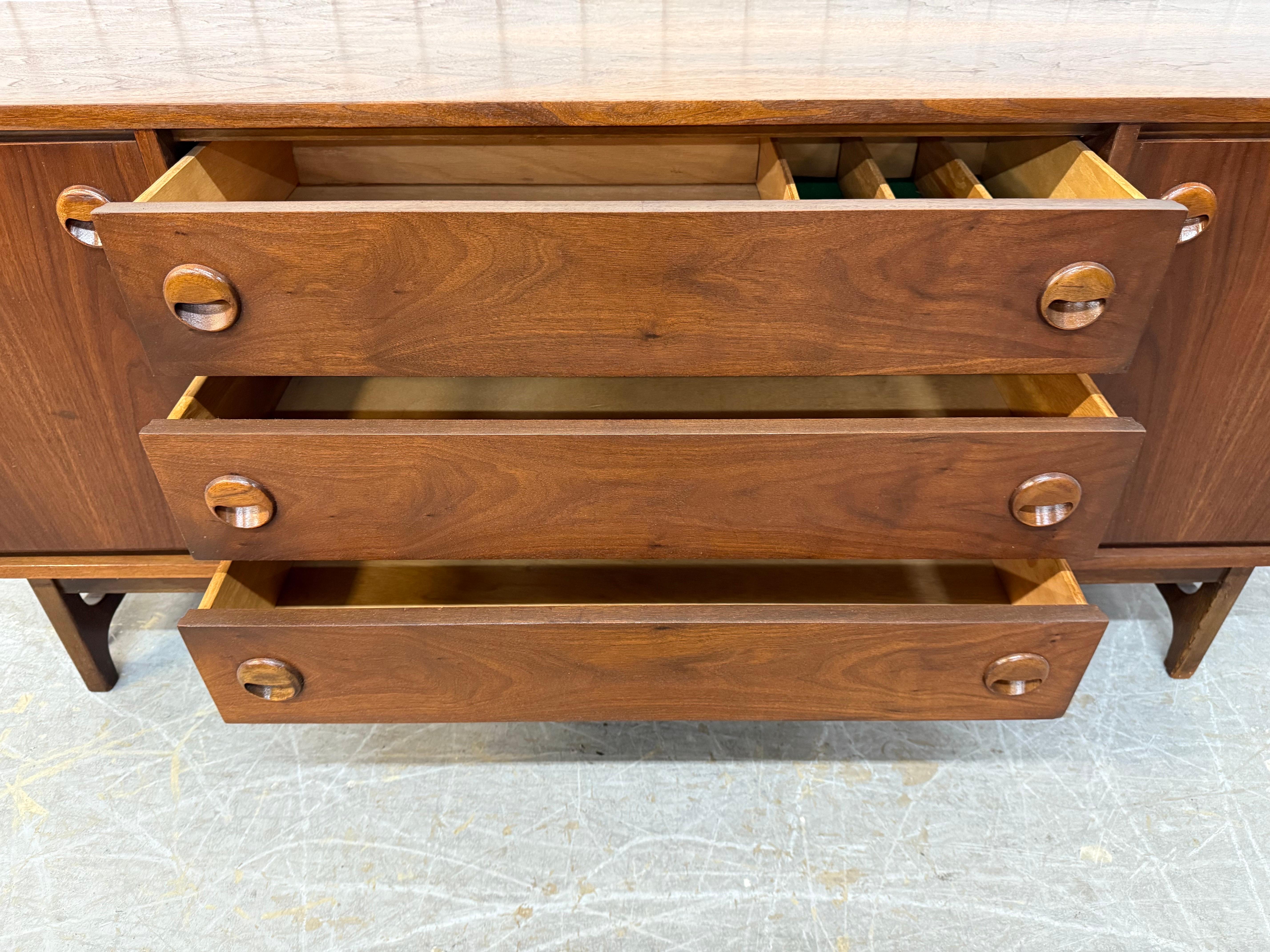 Mid-Century Modern Lane's Sideboard Rhythm Walnut & Cane en vente 18