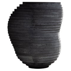 Grande vasca in calcestruzzo colato (rif. Vaso grande 005) con base di drenaggio abbinata