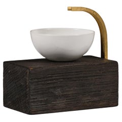 Julia_Zeitgenössische skulpturale Aschenbecher Collectional Design. Messing, Holz, Keramik