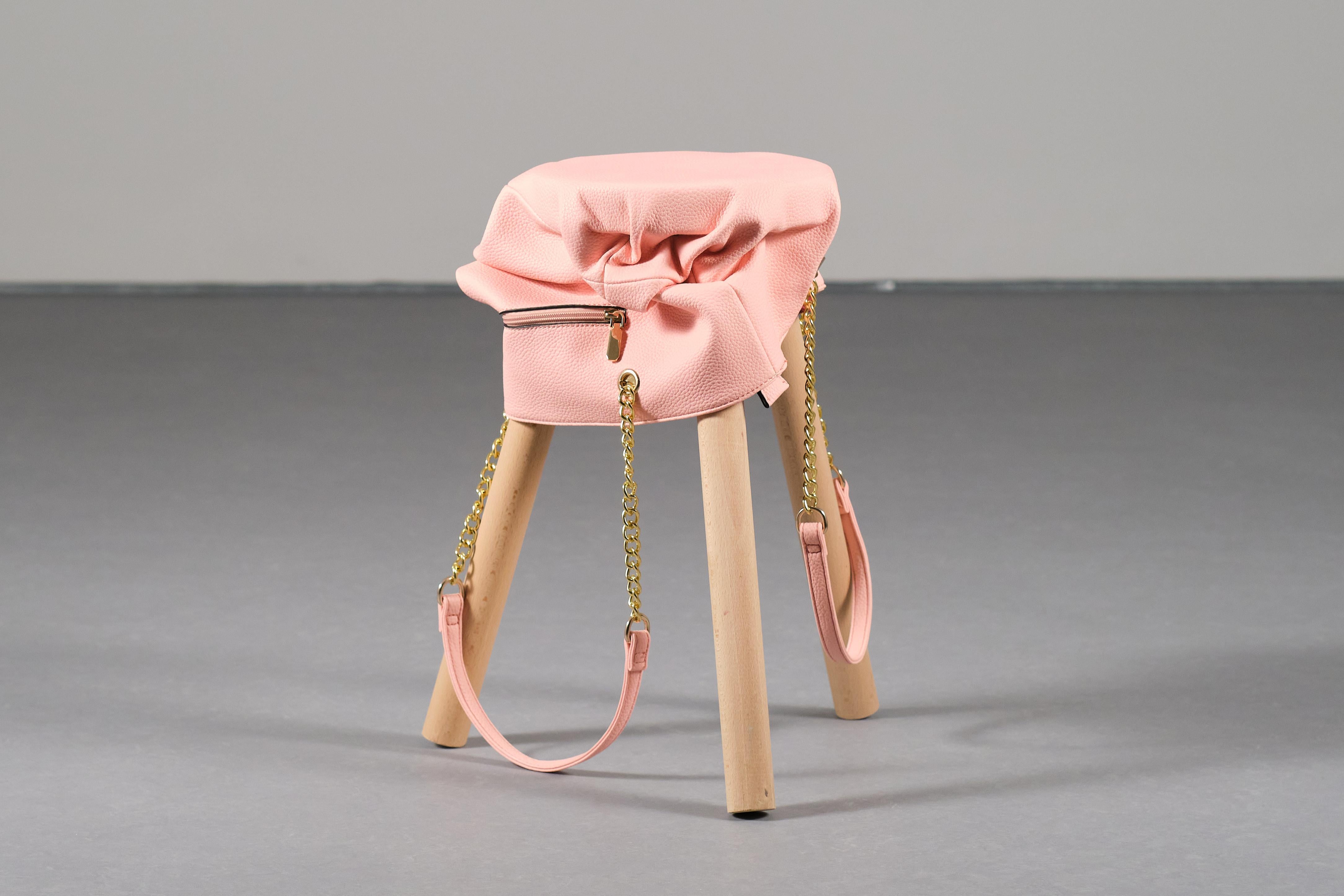 Fait main Tabouret bas FB 2 en Wood Wood recyclé avec accents de sacs à bouts ronds roses par Curro Claret en vente
