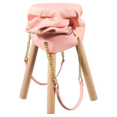 Tabouret bas FB 2 en Wood Wood recyclé avec accents de sacs à bouts ronds roses par Curro Claret