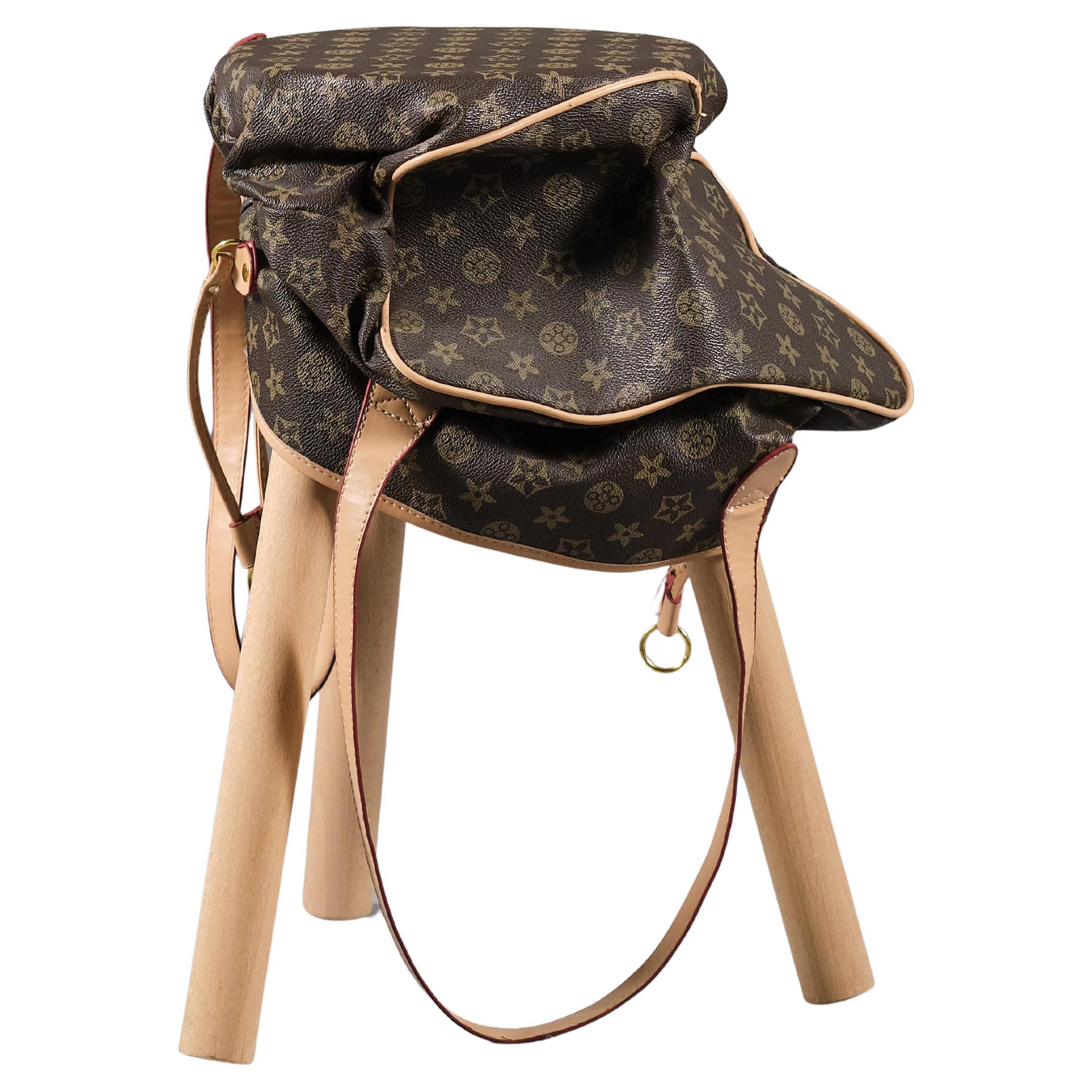 Tabouret bas FB 1 en Wood Wood récupéré avec sac Knock-Off en faux cuir par Curro Claret en vente