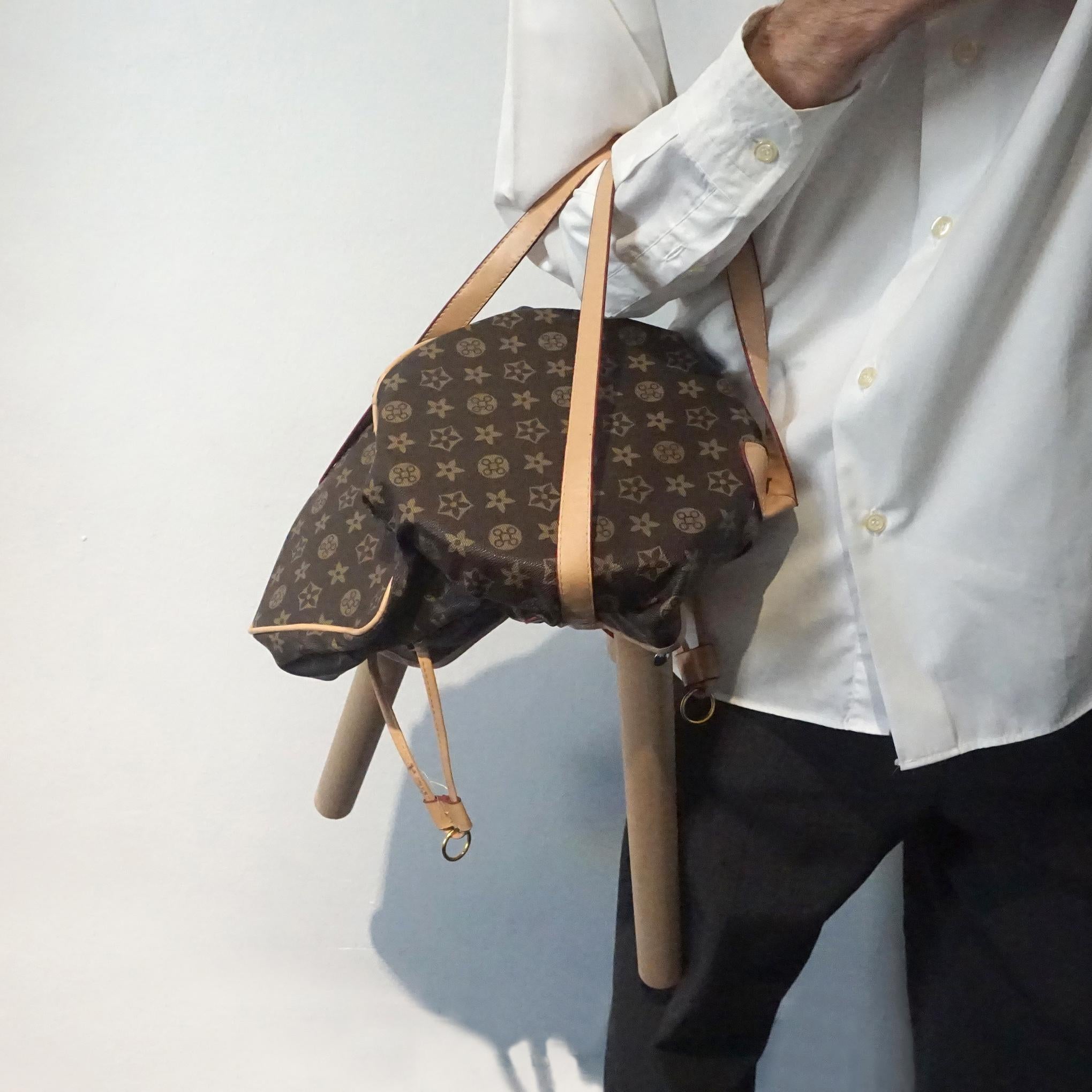 Tabouret bas FB 1 en Wood Wood récupéré avec sac Knock-Off en faux cuir par Curro Claret en vente 3
