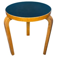 Alvar Aalto Hocker 60, schwarze Linoleumplatte, 1950er Jahre, Artek