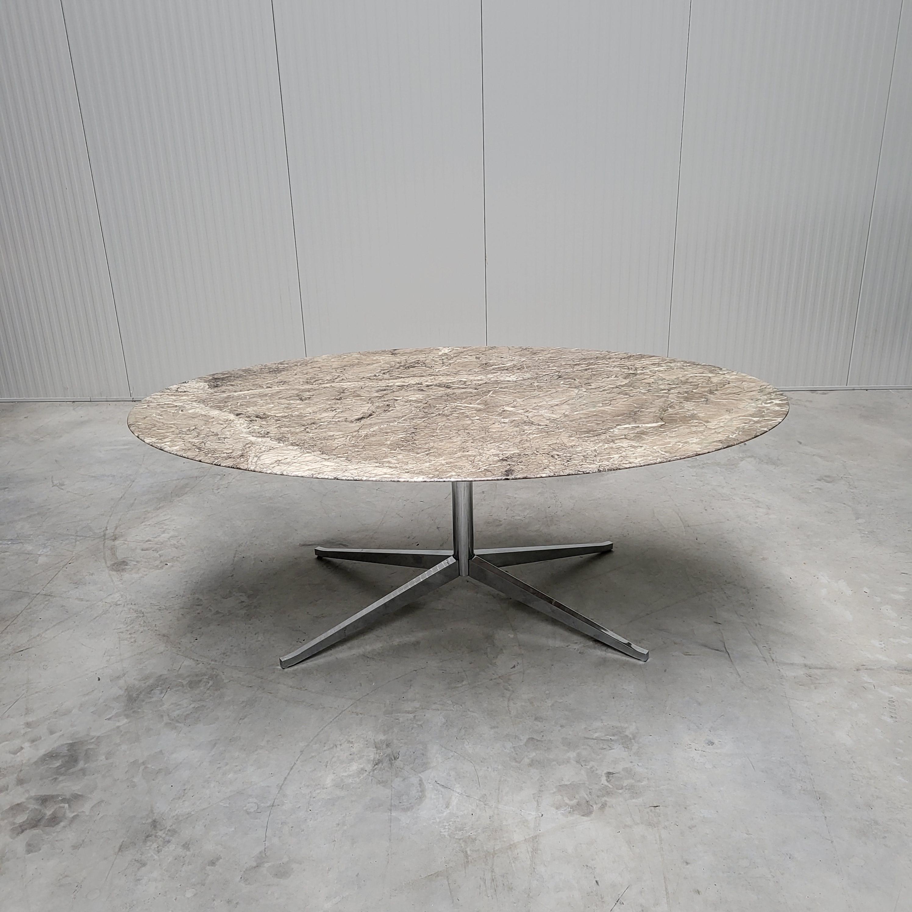 Florence Knoll Oval Marble Tulip Dining Table by Knoll 1970s In Good Condition In Aachen, NW