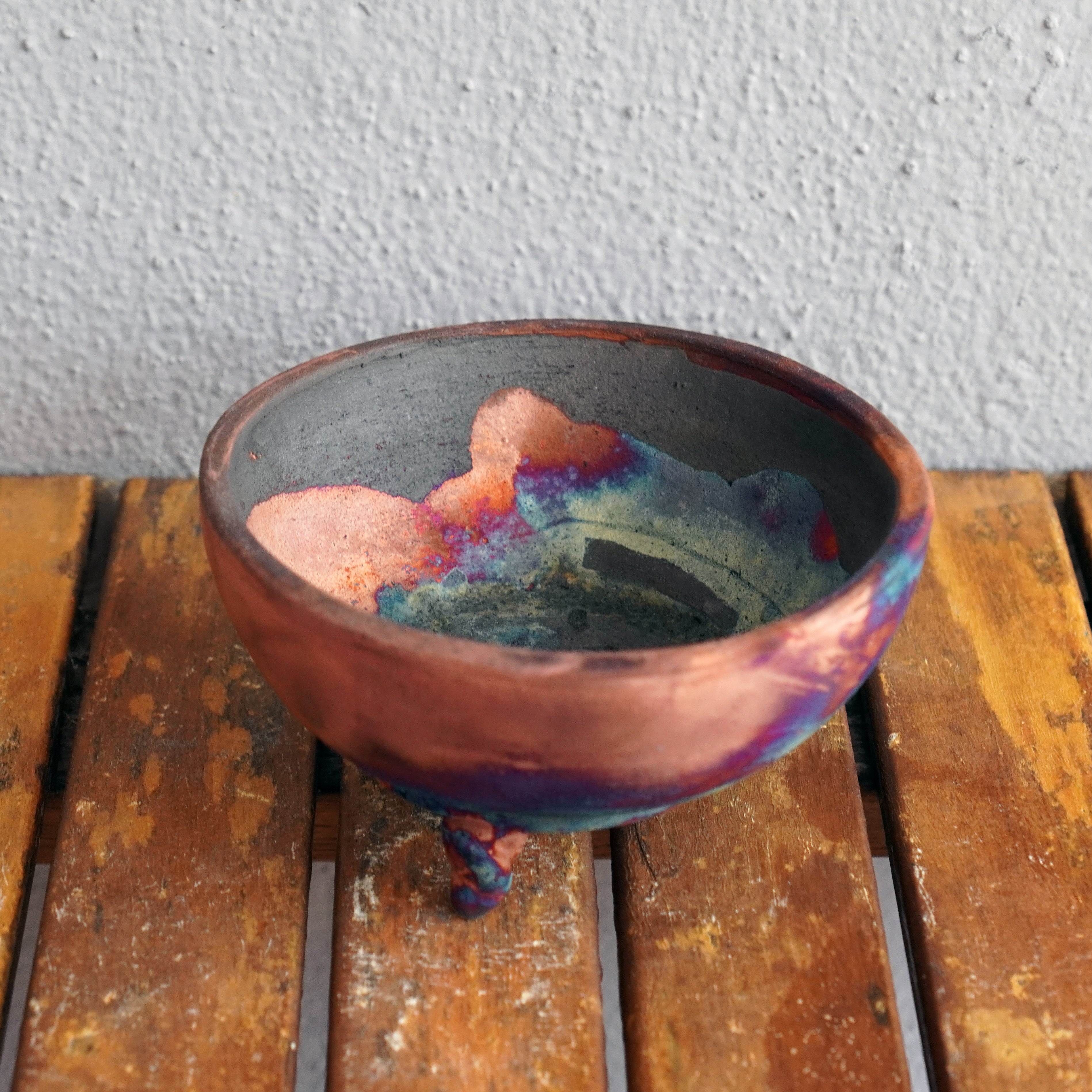 Raaquu Mizu Raku Keramik-Dunkelschale – Kohlenstoff-Kupfer – Handgefertigtes Keramik-Geschenk