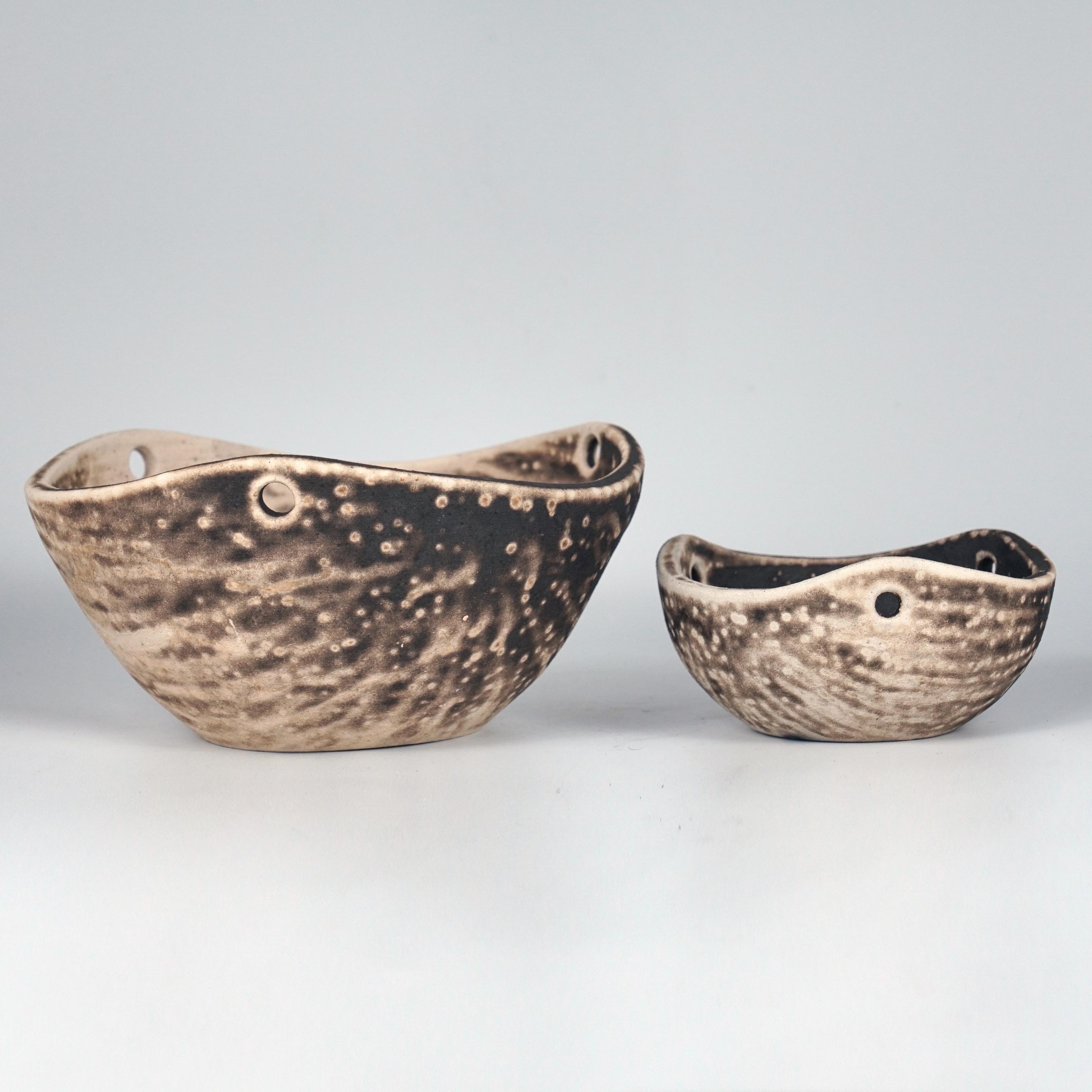 Moderne Niwa Indoor Hanging Planter Raku Pottery - Large - Obvara, Handmade Ceramic en vente