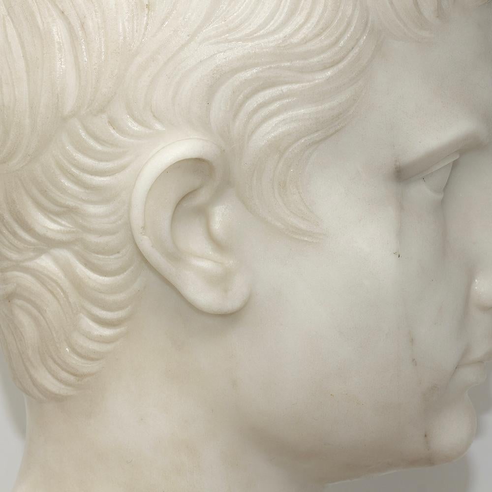 Antico busto di Cesare Augusto in marmo italiano in vendita 6
