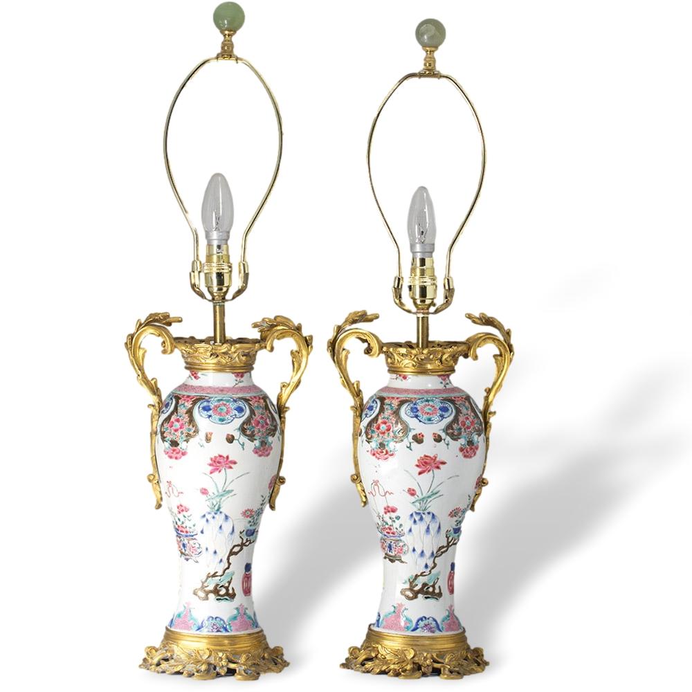 Qing Anciennes lampes chinoises du XVIIIe siècle Qianlong en porcelaine montée en bronze doré en vente