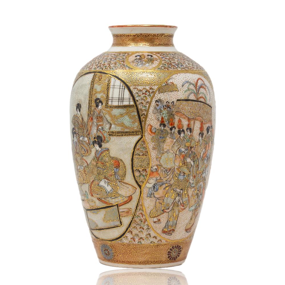 Japonais Vase japonais ancien de la période Meiji Satsuma de Ryozan en vente