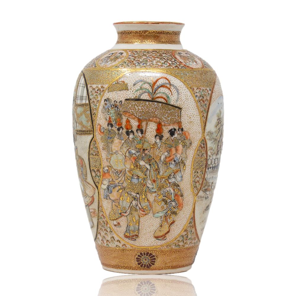 Fait main Vase japonais ancien de la période Meiji Satsuma de Ryozan en vente