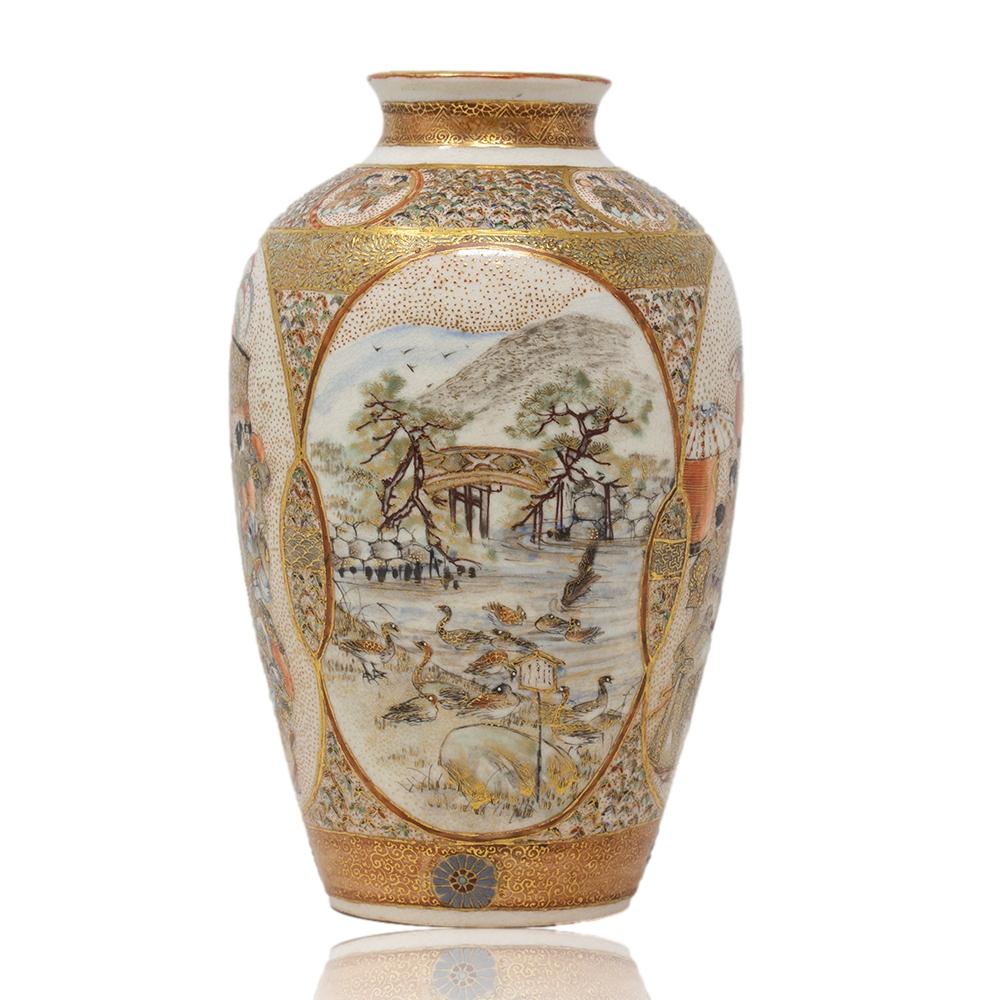 XIXe siècle Vase japonais ancien de la période Meiji Satsuma de Ryozan en vente