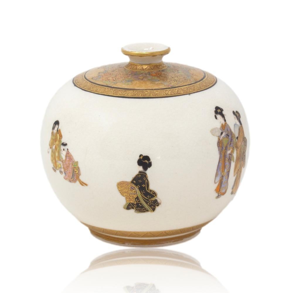 Fait main Vase Satsuma japonais ancien de la période Meiji par Kinkozan en vente