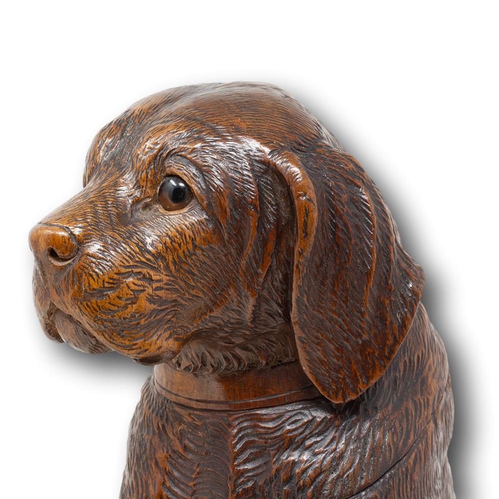 Pot à tabac suisse ancien sculpté à la main en forme de chien de Black Forest en vente 4